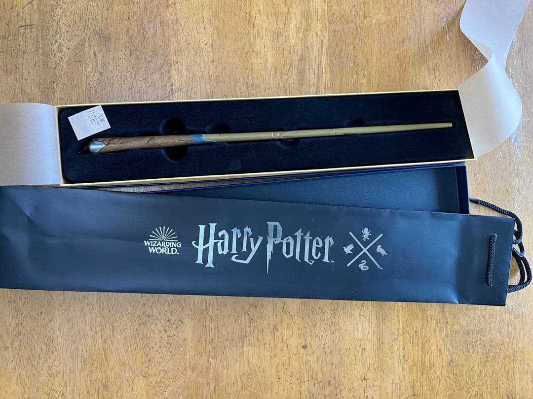 ワーナーブラザーズ　ハリーポッター豊島園　ローブ　杖セット売り
