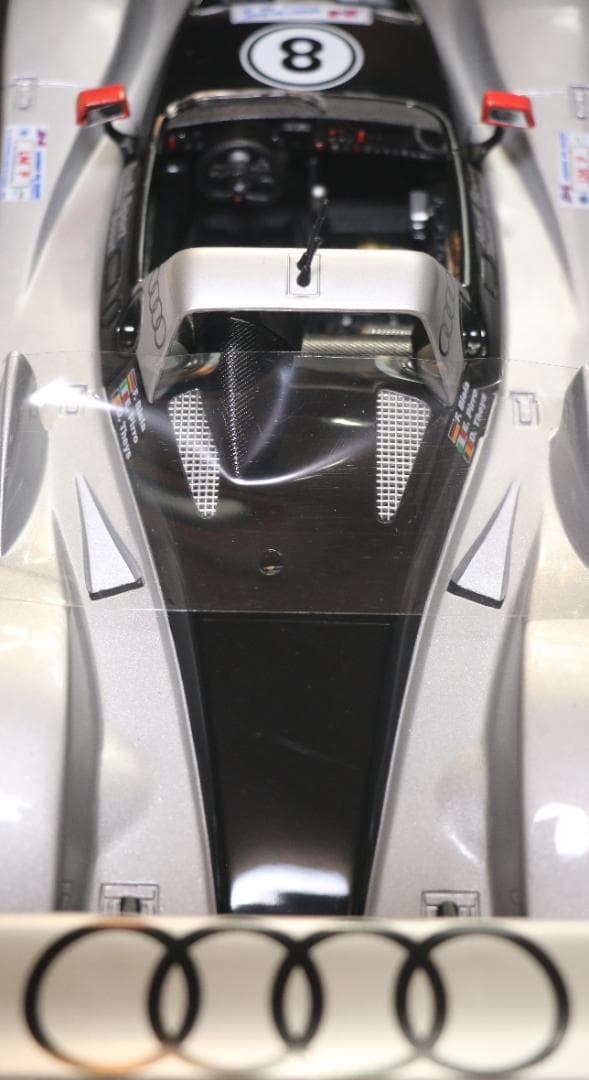 MAISTO製 アウディーＲ8R　　 ル・マン1999　1/18 　中古品