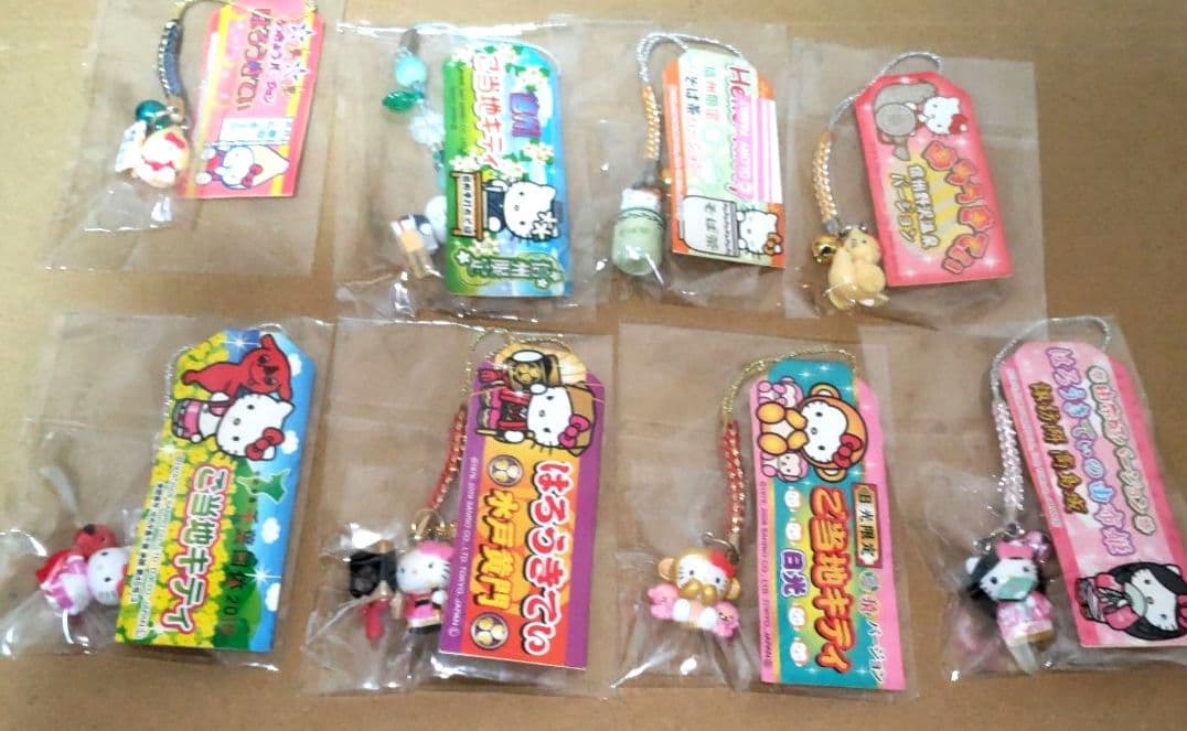ご当地キティ♡ストラップ♡ファスナーマスコット&キーホルダー127個まとめ売り♡