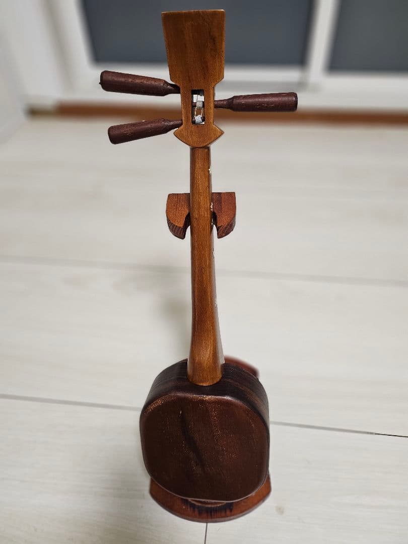 三線 胴 蛇皮（裏側破れ）【ケース付き】 訳あり 三線 胴 蛇皮（裏側