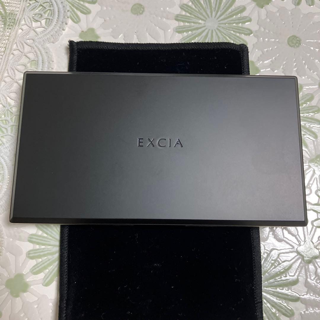 EXCIA ラディグロウパウダー ファンデーションNA200