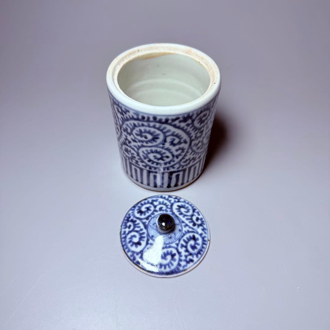 江戸時代 古伊万里 染付蛸唐草文様蓋物 緻密な絵付 大人気図柄 古