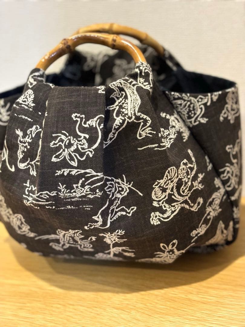 和装バック　着物バック　和柄コットン生地・鳥獣戯画（こげ茶）