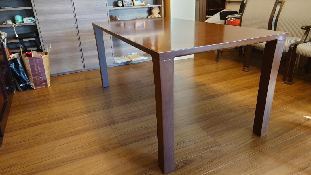 カンディハウス製　ダイニングテーブル（4人用）