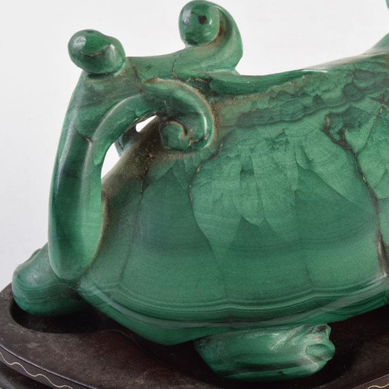 中国 玉石孔雀石マラカイト彫刻 神獣 置物 約896g 唐木台付 V 9009