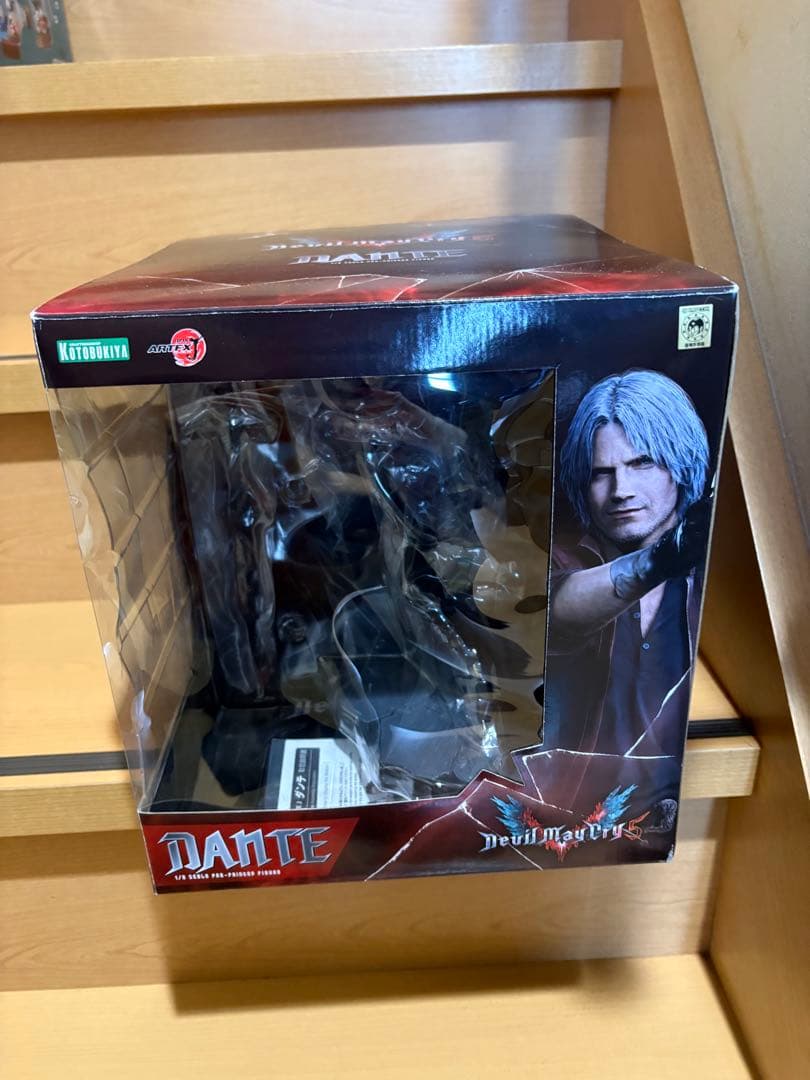 コトブキヤ ARTFX J ダンテ 「デビルメイクライ5」 1/8 Amazon | 壽屋(KOTOBUKIYA) デビル メイ クライ 5 ARTFX J ダンテ 1/8
