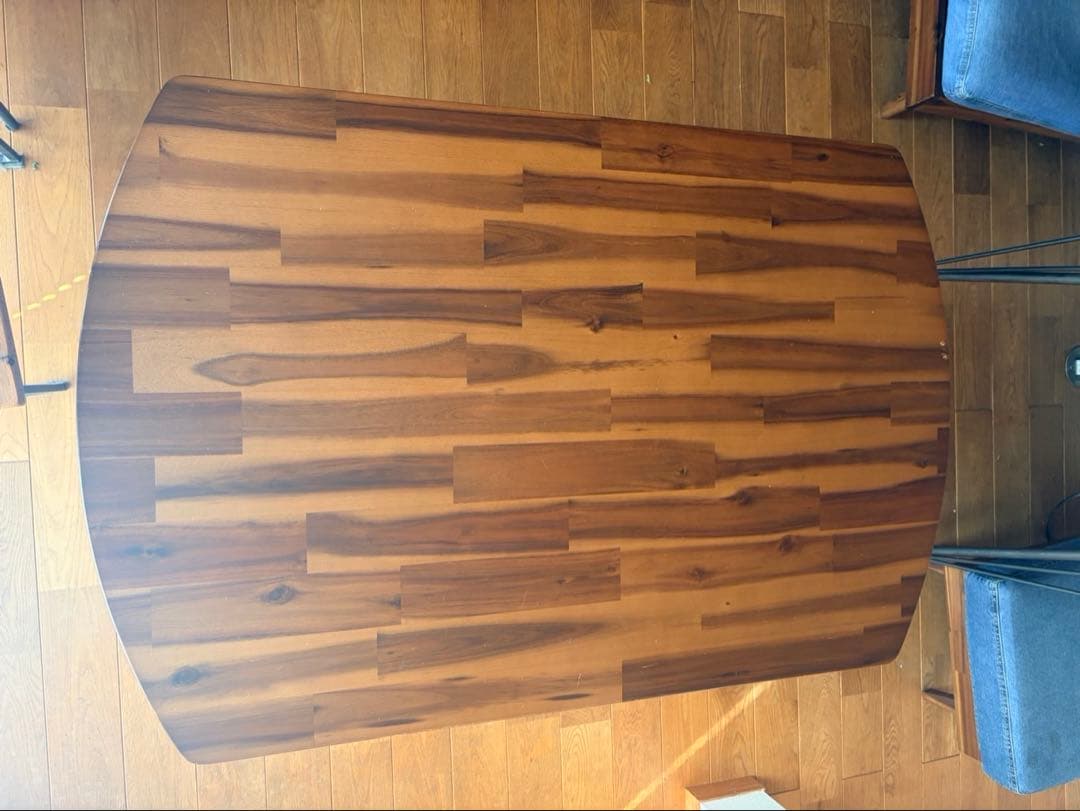 unicoウニコ　スウェラ　ダイニングテーブル