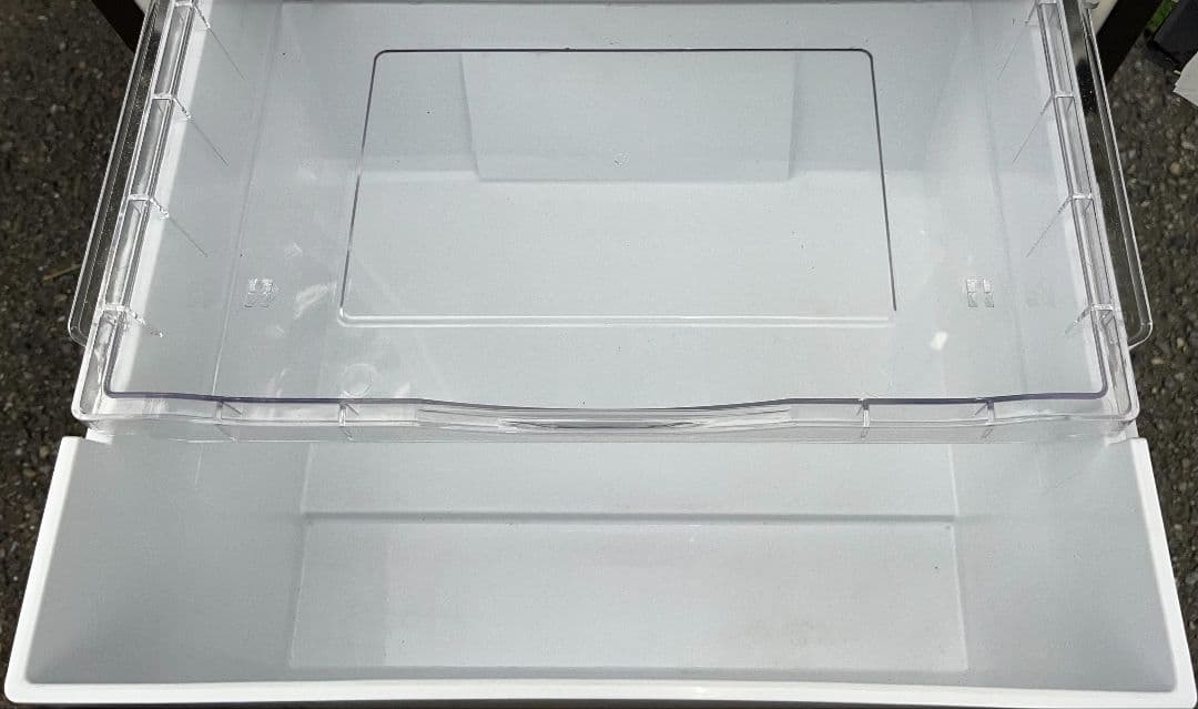 日立大型3ドア冷凍冷蔵庫315L真ん中野菜室うるおいチルド自動製氷機能付19年製