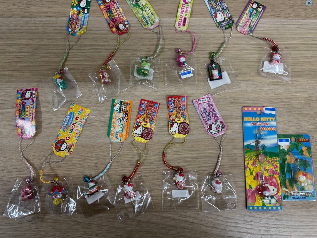 195個　ハローキティ ご当地　ストラップ