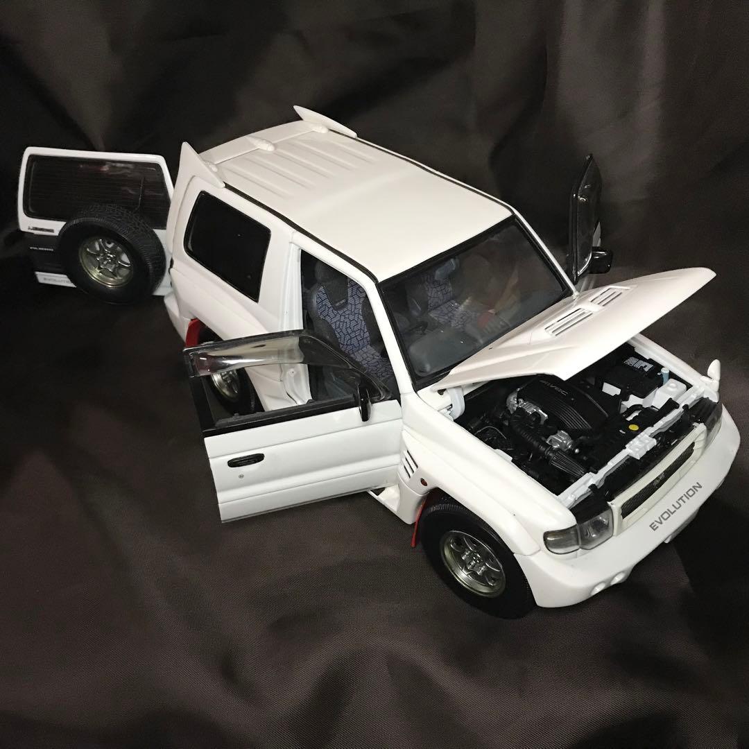 三菱パジェロ エボリューション PAJERO EVO 1/18 AUTOart