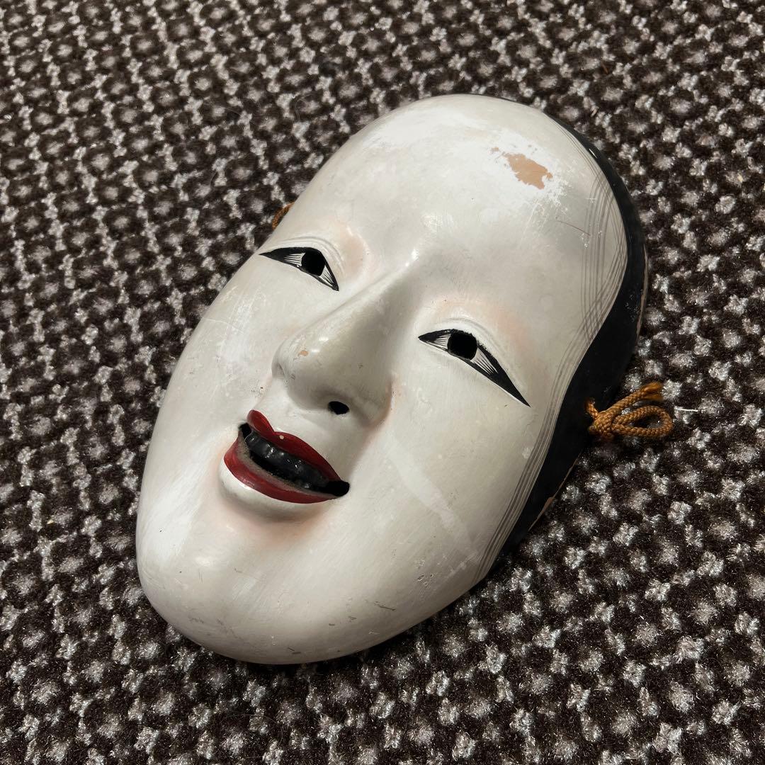 伝統的な能面 マスク 骨董 アンティーク 伝統的な能面 木製 角付き