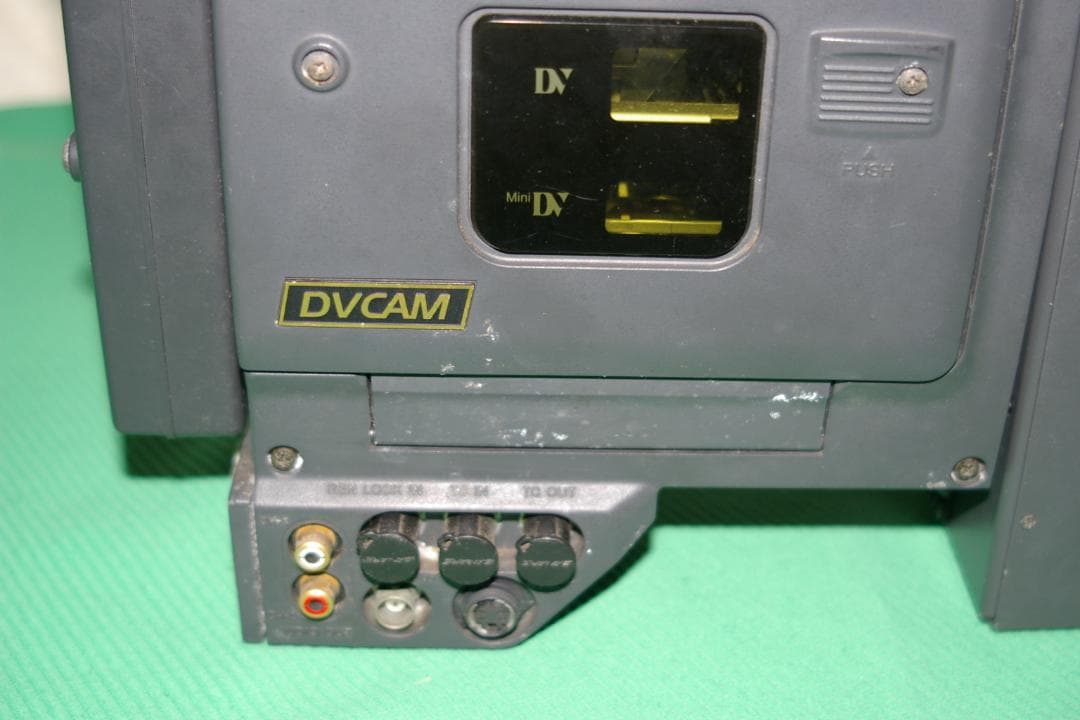 ソニーDVCAM DSR-1とサンドレックVA-10ポータブル化ジャンク品 その他