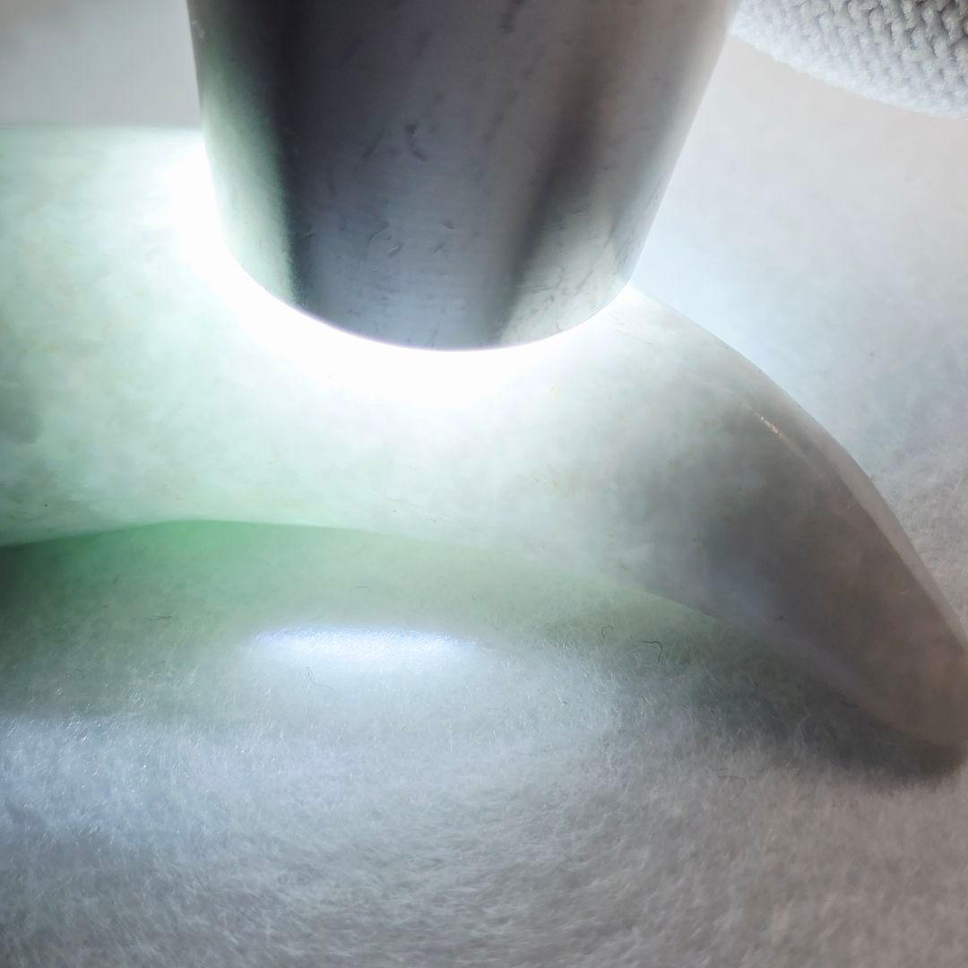 古美術 翡翠 氷糯 辣緑 手彫 龍頭紋 獣牙形 根付 玉佩