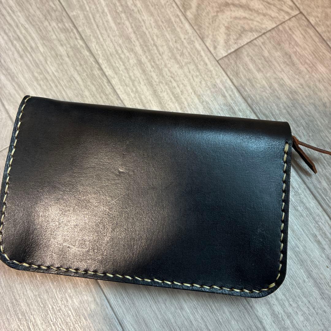 【週末セール】【茶芯ブラック】ミドルトラッカーウォレット真鍮　お札を折らずに収納
