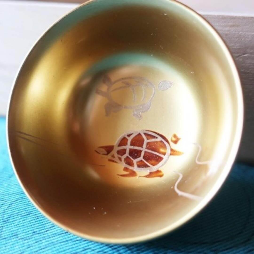 会津漆器 ぐいのみ 金地 小盃 鶴亀・松竹梅 手描き 日本製