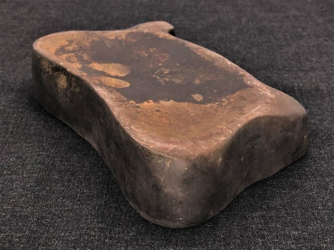 中国馬形古硯 】 四字成語「龍馬精神」刻 澄泥