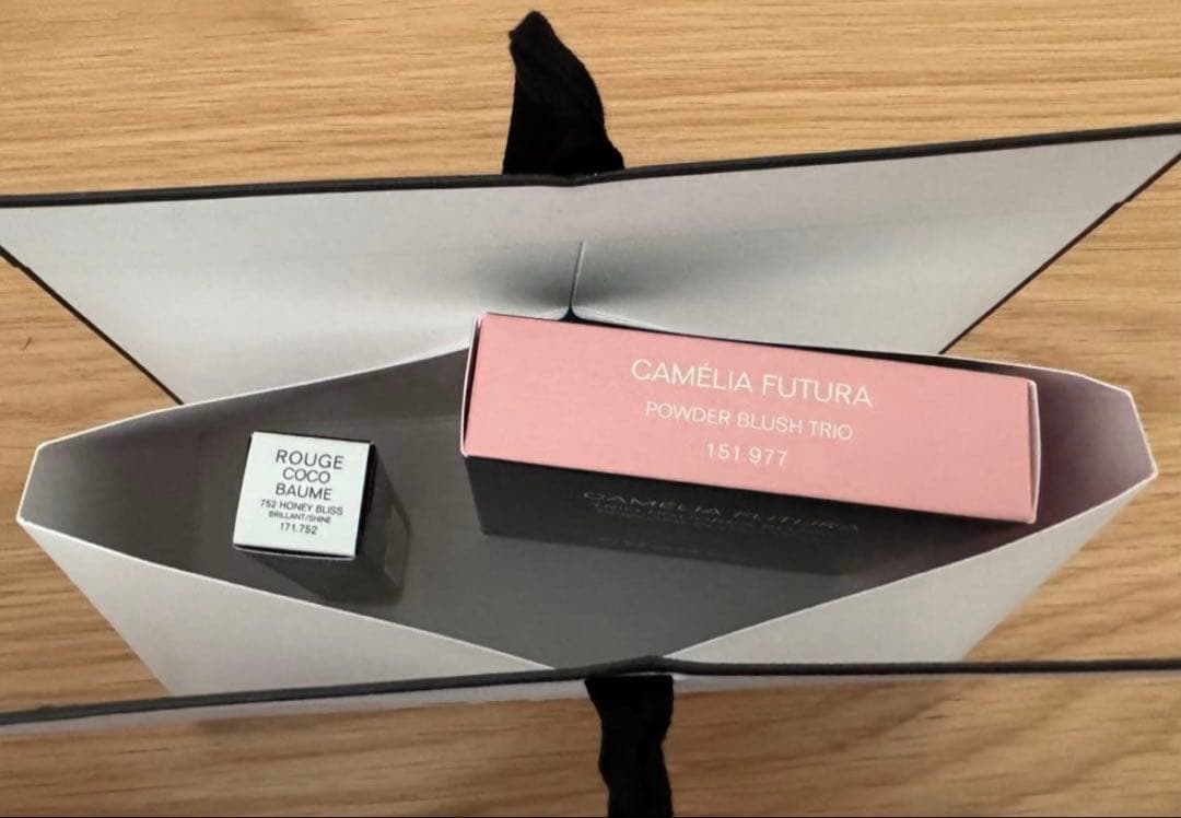 シャネル　チークカラー　リップ