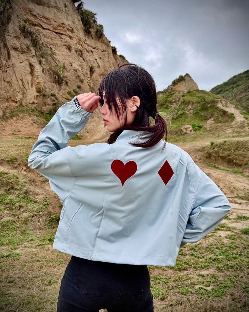 XRAGE HUNTER×HUNTERコラボ ヒソカ ハイネックトップス