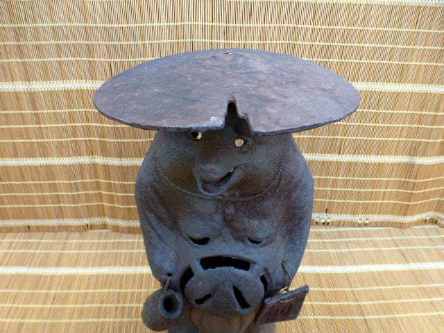 鋳鉄製 タヌキの置物 狸 縁起物 オブジェ 52cm