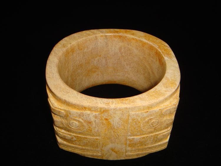 六禮儀の具：玉琮 六禮儀の具：玉琮 中国文化通识｜玉原来是礼器？甚么是六器？ | 文化