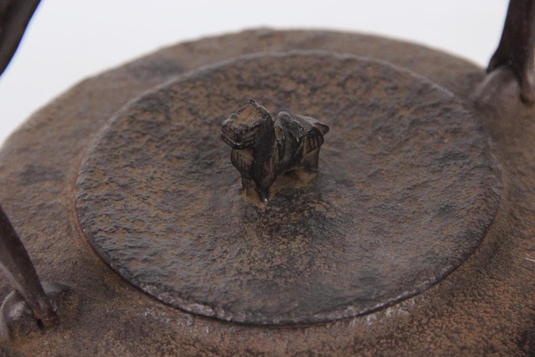 南部鉄器 金孤堂 松竹梅彫 馬摘蓋 鉄瓶 容量約1000ml Eo21-30 - メルカリ