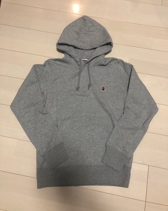 A BATHING APE ワンポイントプルパーカー　サイズS