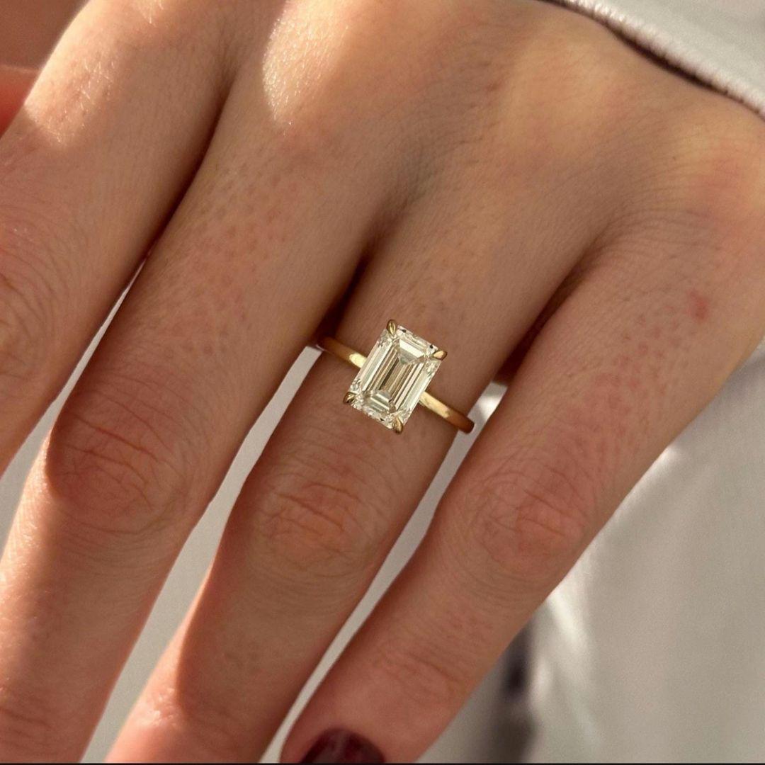 3.00ct D-VS1 エメラルドカットラボグロウンダイヤモンドリング