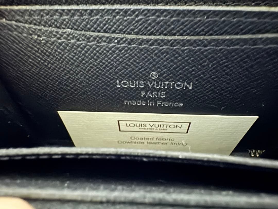 ルイヴィトン（ダミエ）のカードケース、6連キーケースをセットで売り