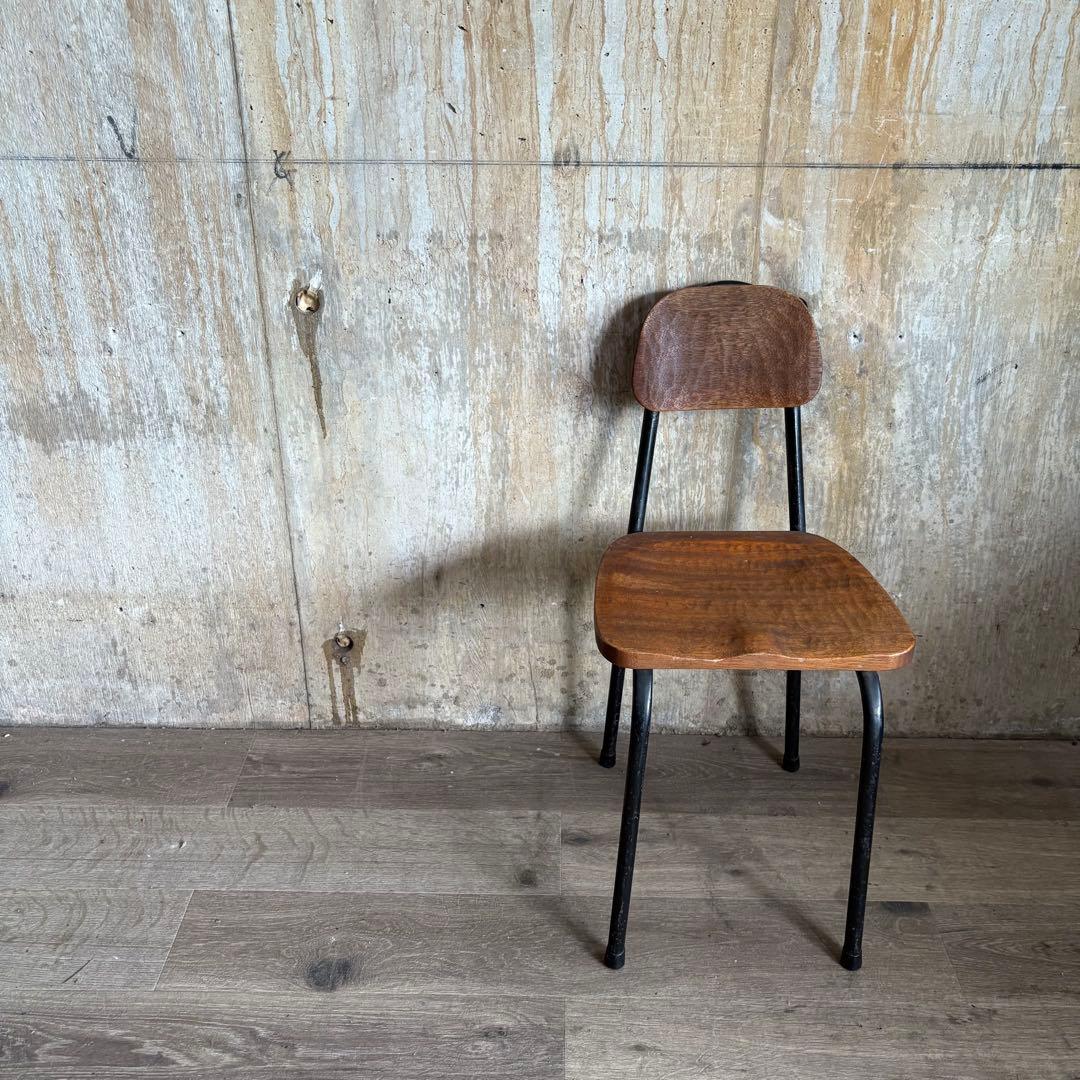 ヴィンテージチェア　古材×パイプ　リメイク　子供椅子　学校椅子　黒 ヴィンテージチェア 古材×パイプ リメイク 子供椅子 学校椅子 黒 学校