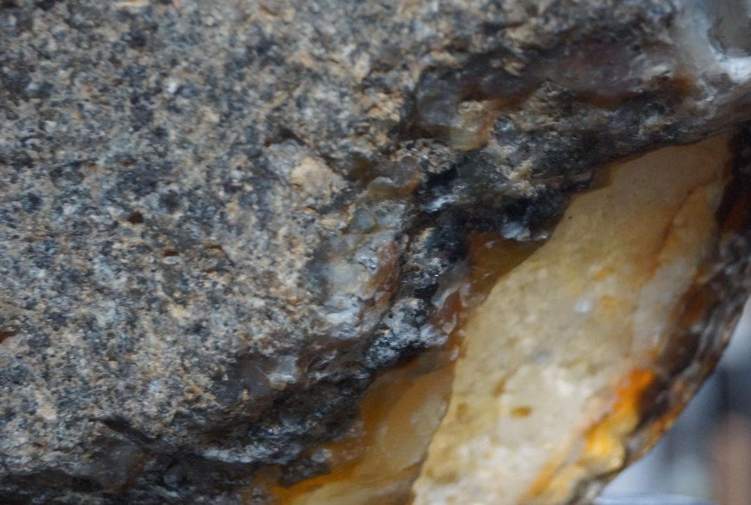 大型瑪瑙メノウ原石置物 アゲート開運 美しい石目 重さ8.2㎏木製台