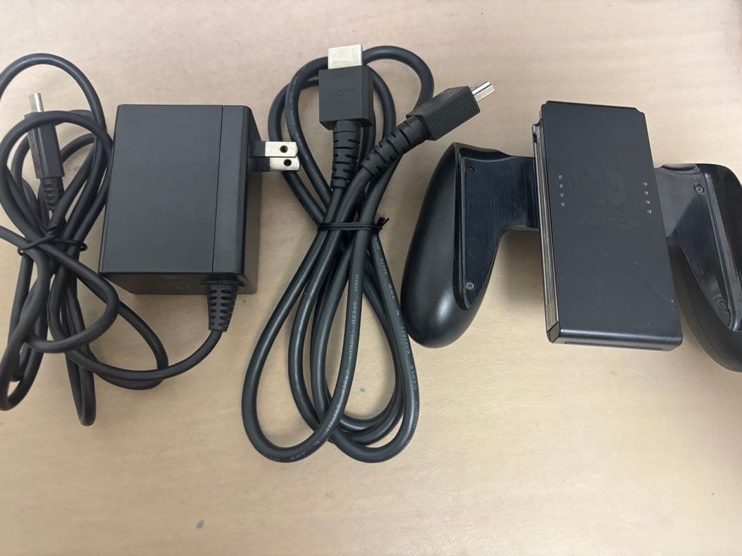 さち様Nintendo Switch 本体、付属品、純正ケース