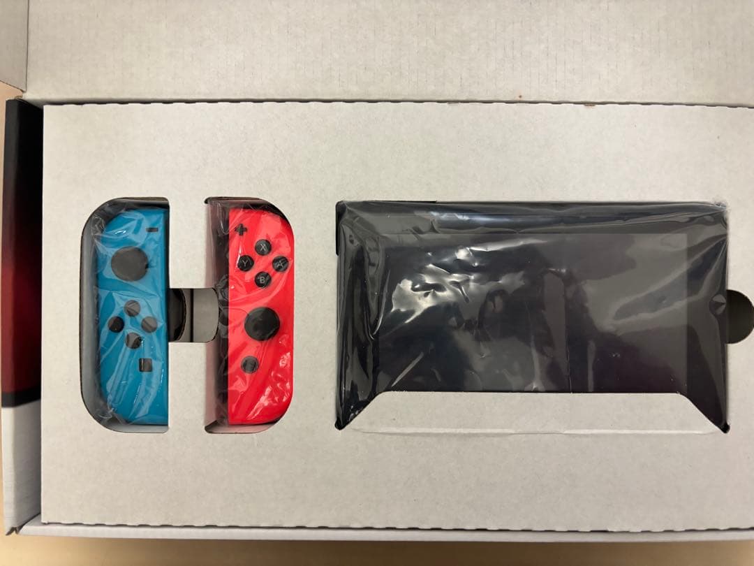 さち様Nintendo Switch 本体、付属品、純正ケース
