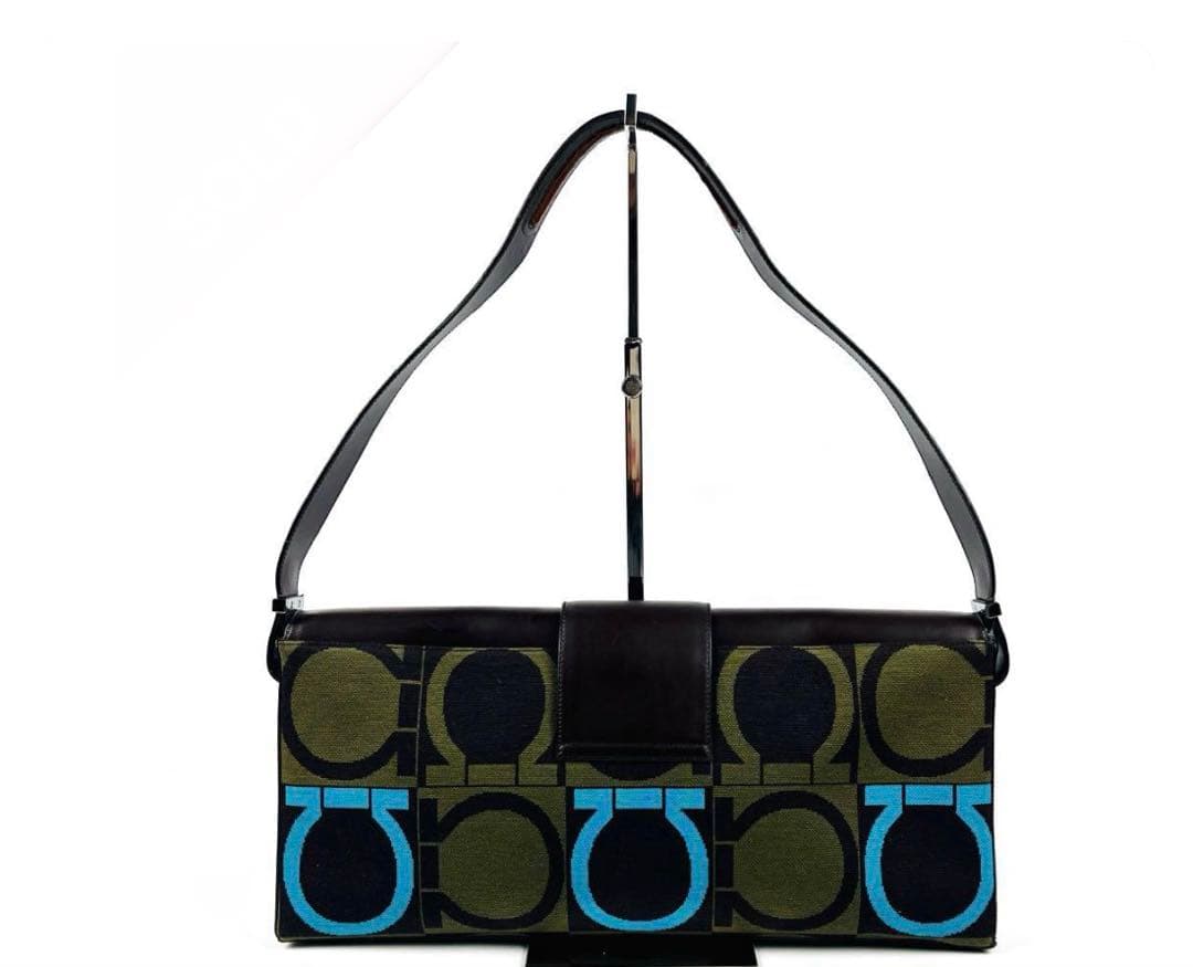 [美品]フェラガモ　ガンチーニ柄　ショルダーバッグ 　キャンバス