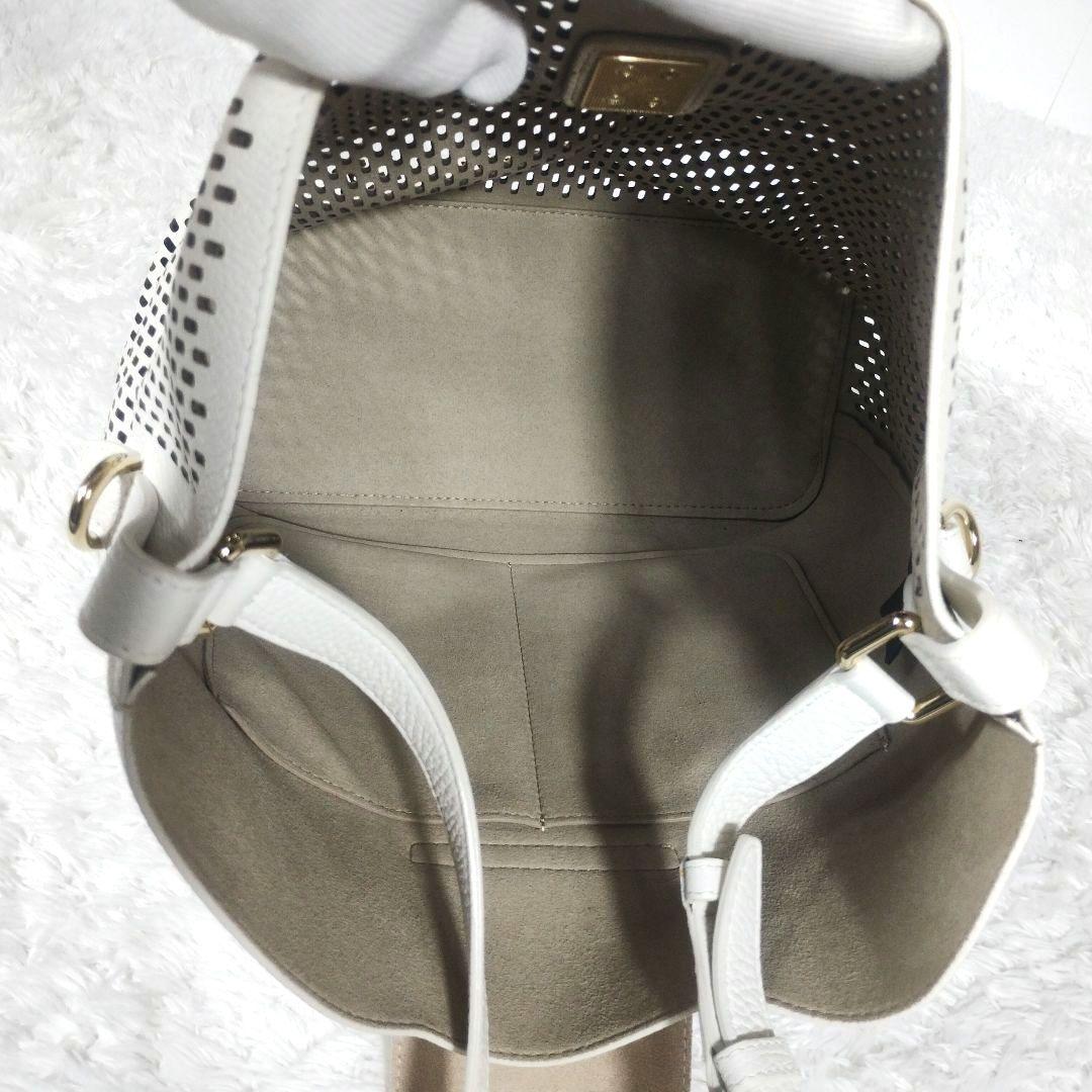 未使用級◎フルラ ネット M ホーボー ワンショルダー　パンチングレザー A4可