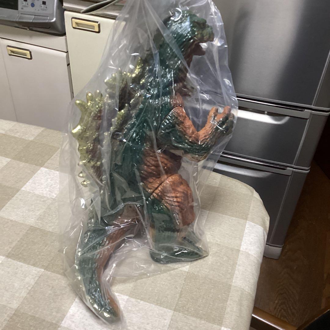 マーミット　ハイパーホビー限定　ジャイアントキンゴジ【薄茶成形に緑金色スプレー】