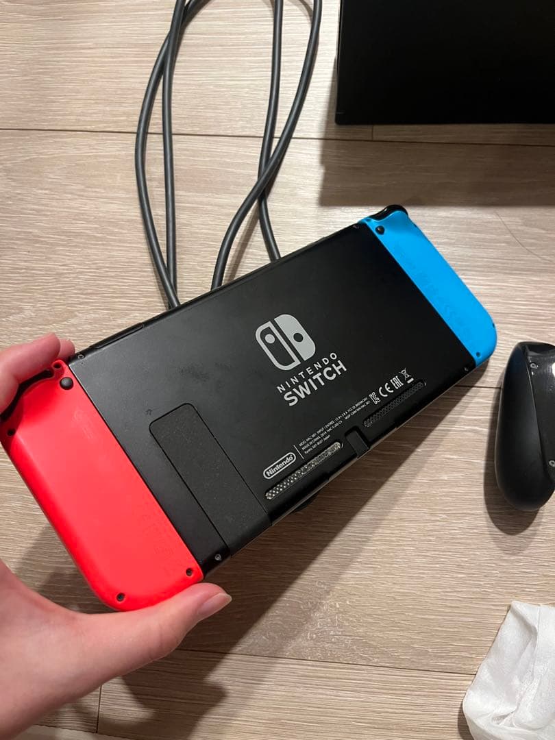 Nintendo Switch 本体 青と赤 Joy-Con付き