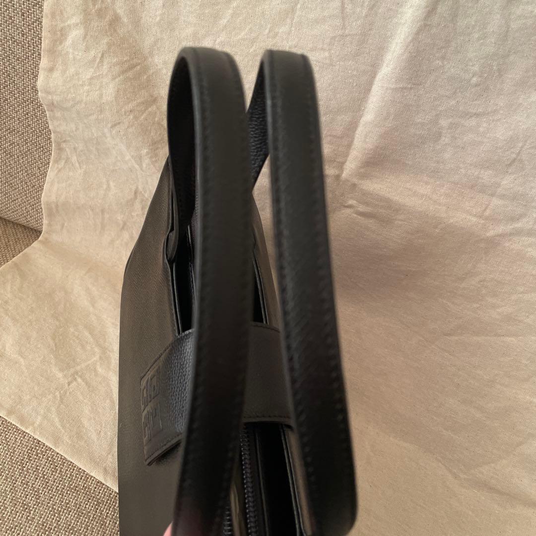 GVENCHY ジバンシー　牛革　ハンドバッグ　フォーマル