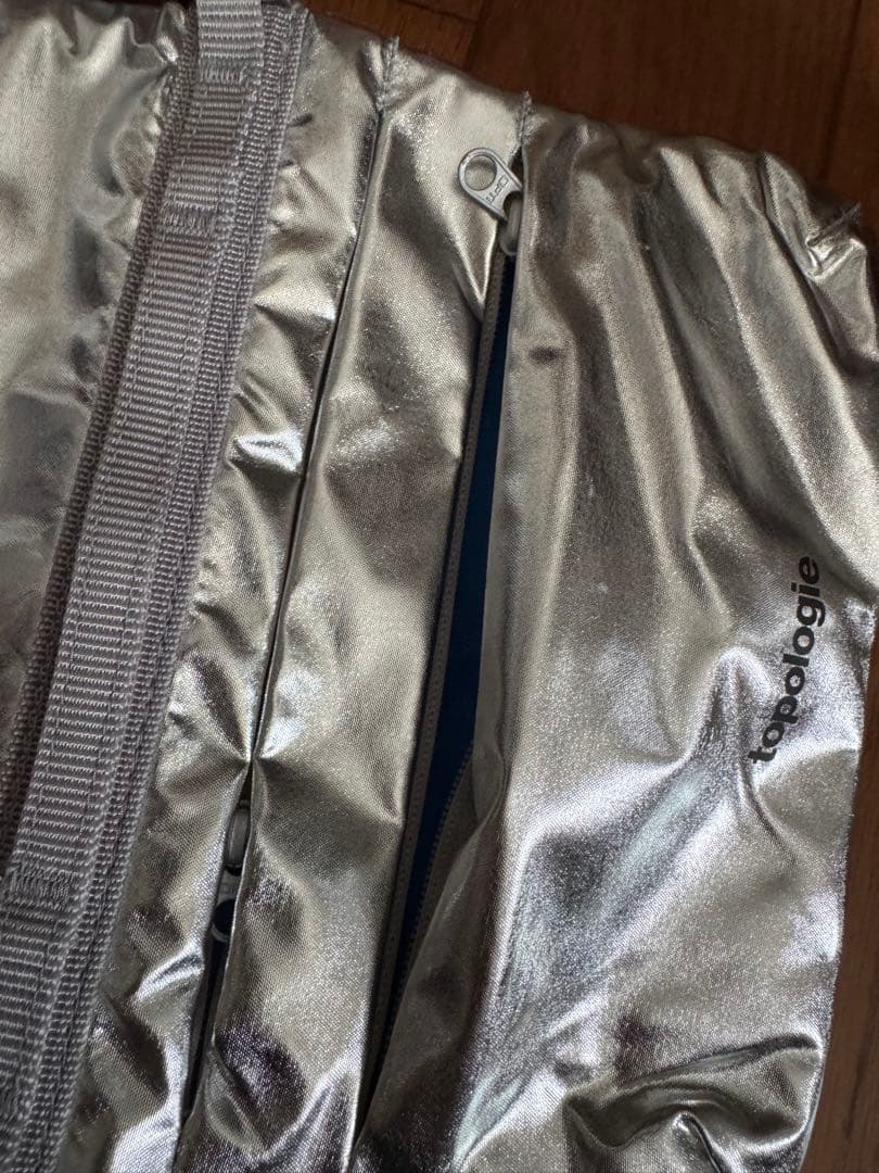 topologie スマホ　サコッシュ　ストラップ付き