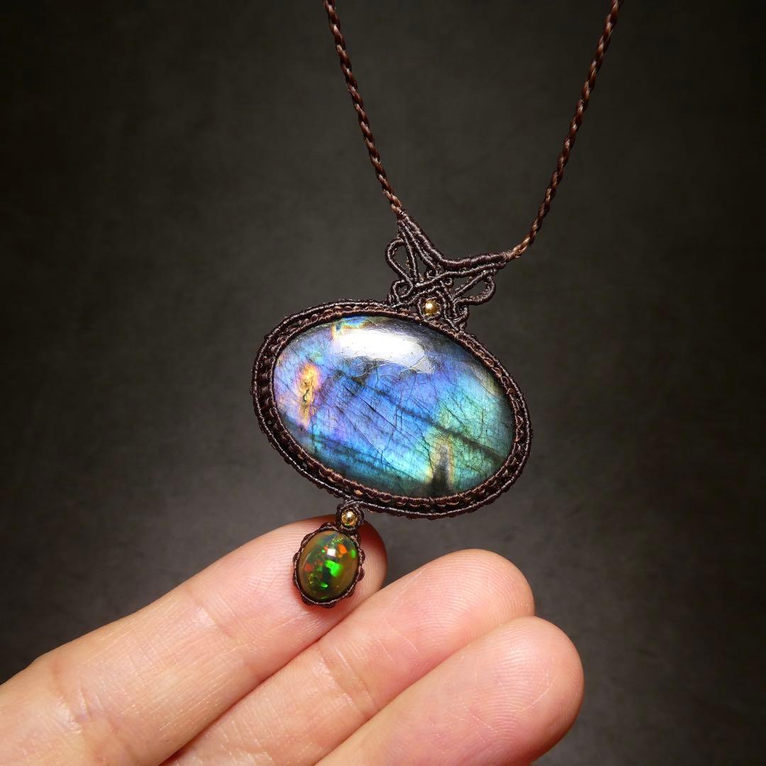 さい様専用 レインボーラブラドライトとブラックオパールのマクラメ