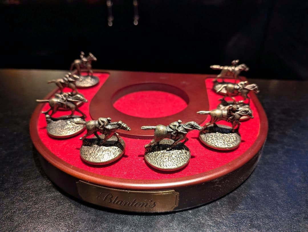 Blanton'sブラントンキャップ台座付き｜ブラントンの空瓶と台座