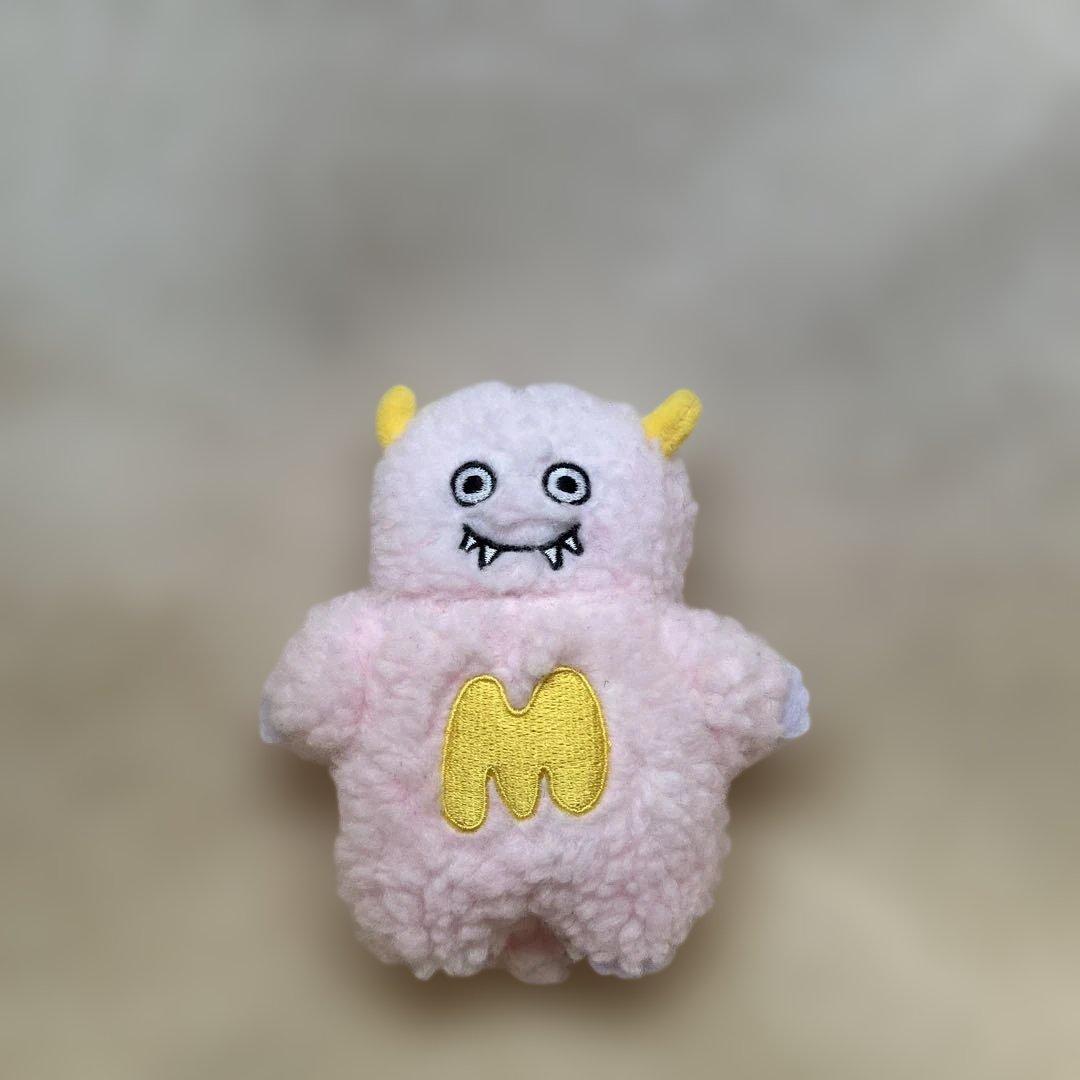 マルシィ 心の奥に潜む怪獣ぬいぐるみキーホルダー - メルカリ