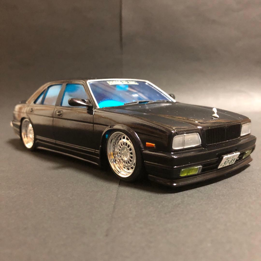 アオシマ 1/24 y32 シーマ プラモデル 完成品