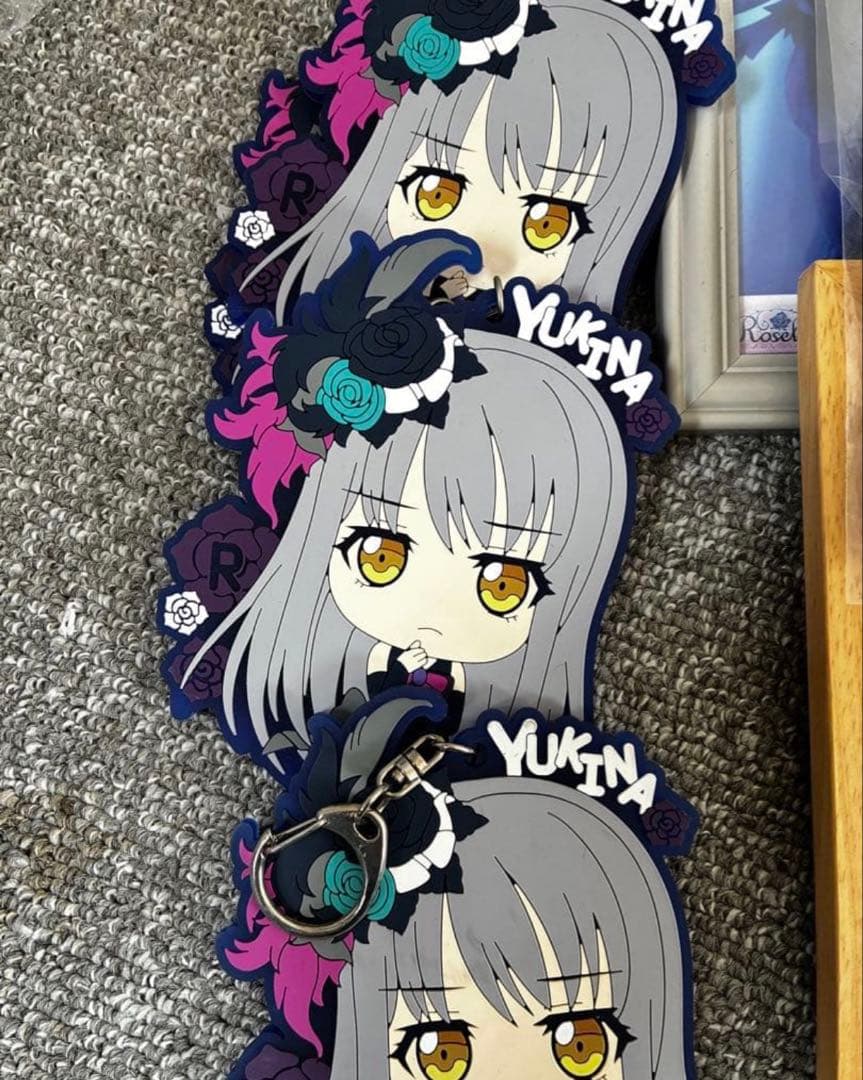 湊友希那 寝そべり