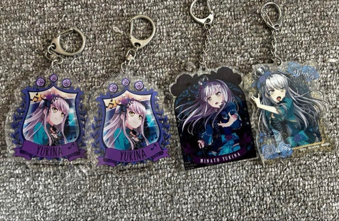 湊友希那 寝そべり