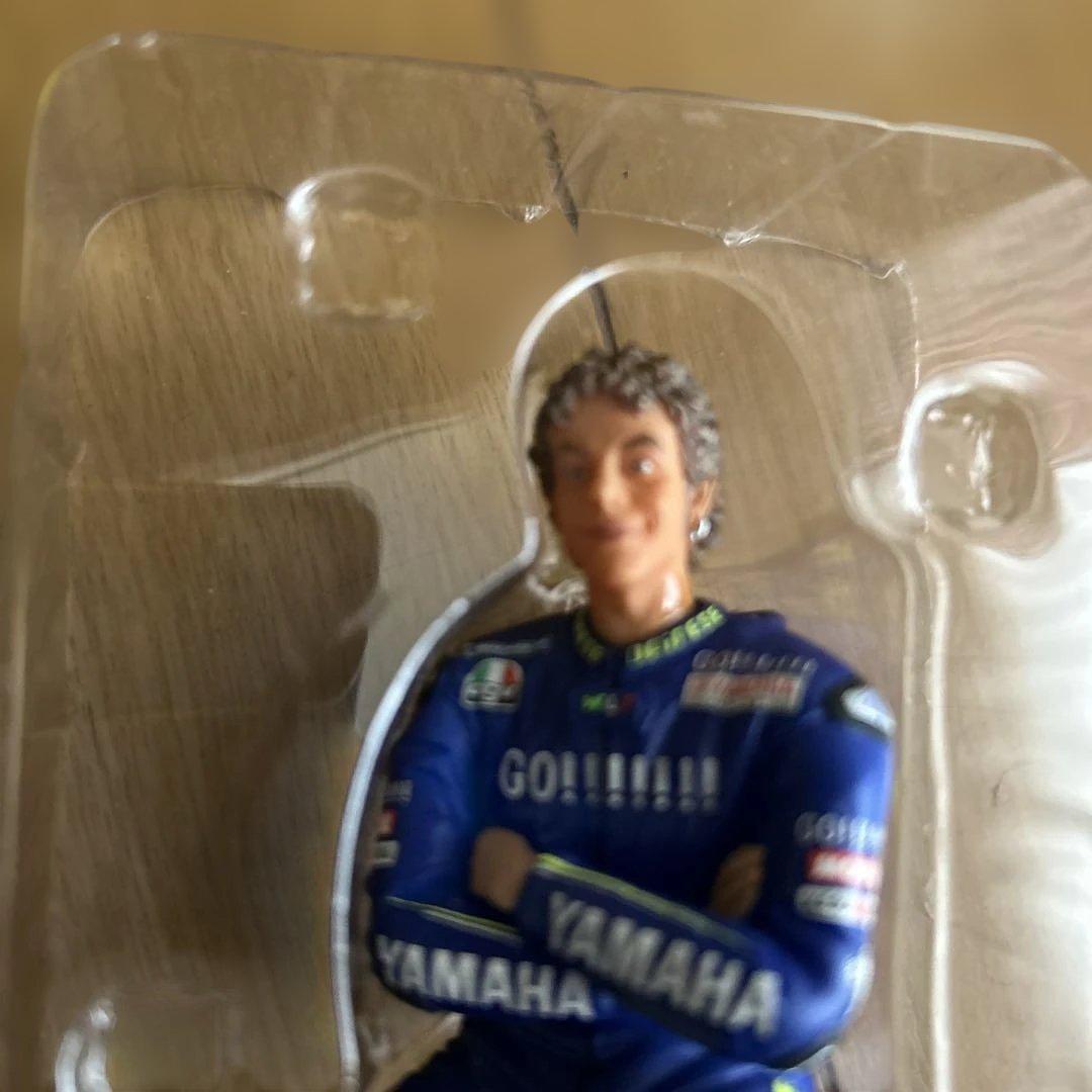 ミニチャンプス 1/12スケール バレンティーノ・ロッシ フィギュア 難