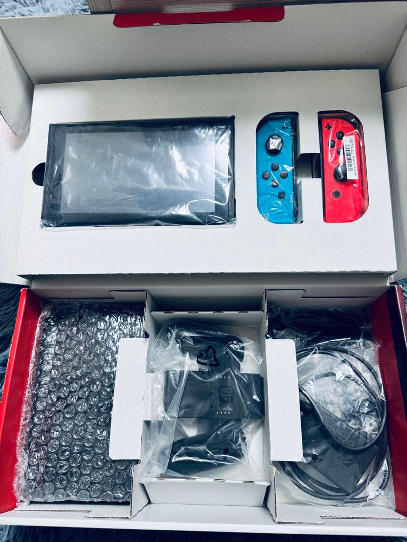 Nintendo Switch 本体 赤/青 Joy-Con + ケース