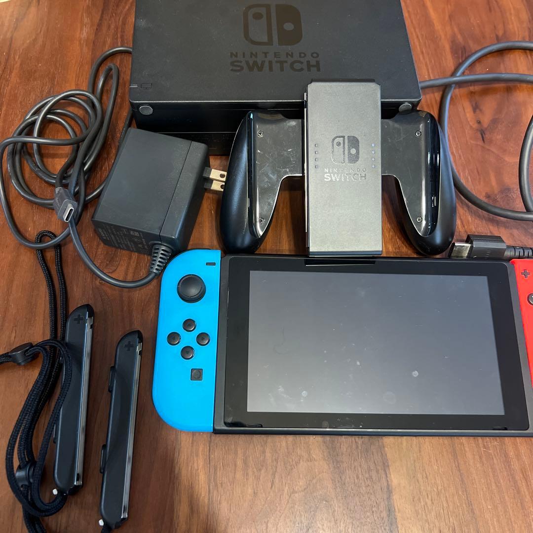 美品　ニンテンドースイッチ本体　任天堂　周辺機器