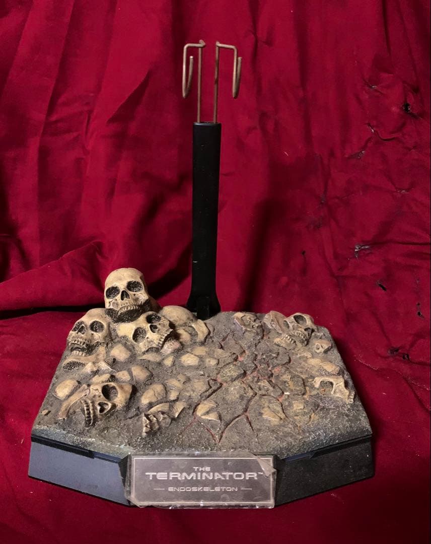 ホットトイズ　ターミネーター　1/4 T-800 エンドスケルトン　の　台座