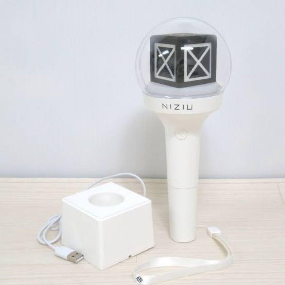 NIZIU ペンライト USBケーブル付き