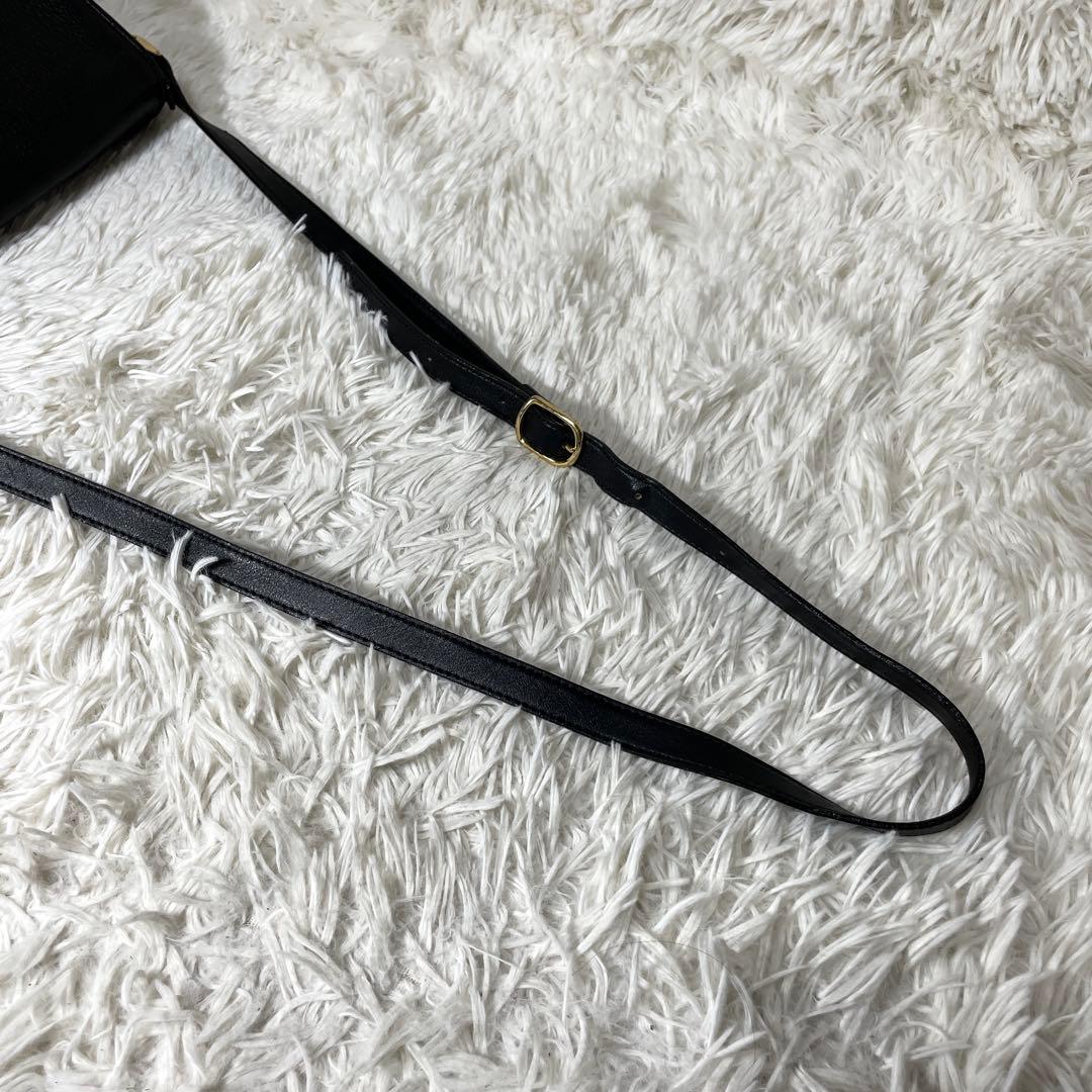 【美品】Burberry バーバリー　ショルダーバッグ　オールレザー　ブラック